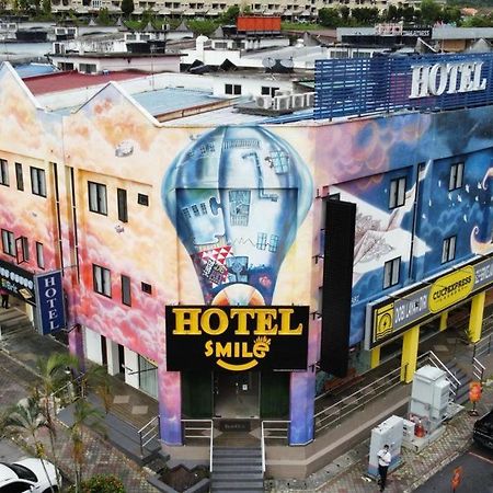 Smile Hotel Shah Alam Seksyen 9 Экстерьер фото